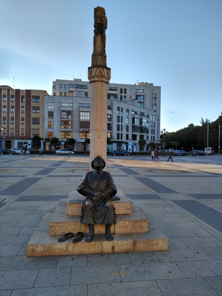 el Plaza de San Marcos where the Caminos Frances and San Salvador split